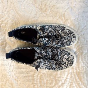 White and Blue Flower Sperrys (size 8)